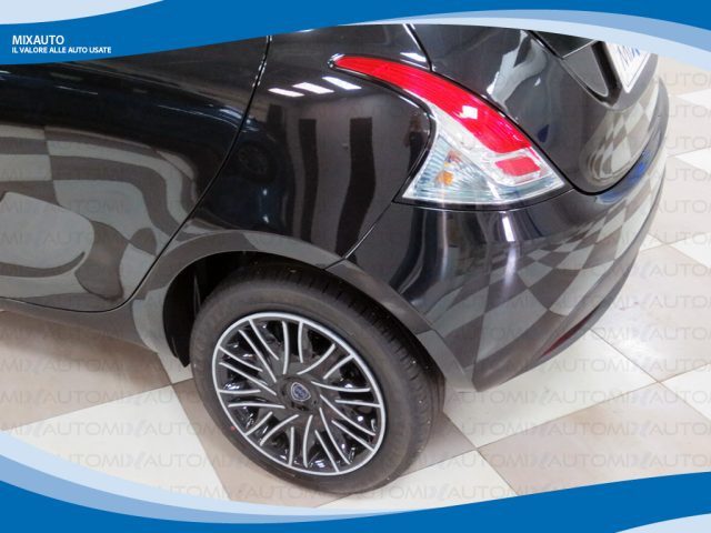 LANCIA Ypsilon usata, con USB