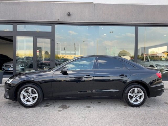 AUDI A4 usata, con Autoradio