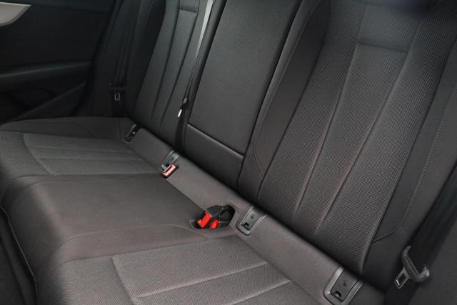 AUDI A4 usata, con Autoradio digitale