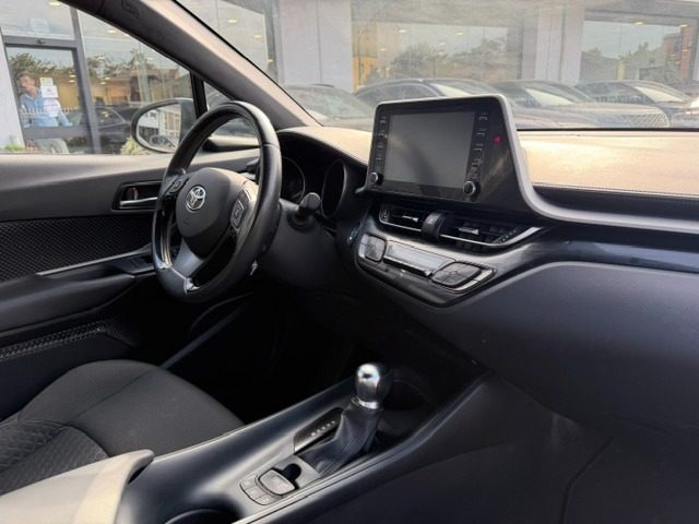 TOYOTA C-HR usata, con Controllo automatico clima