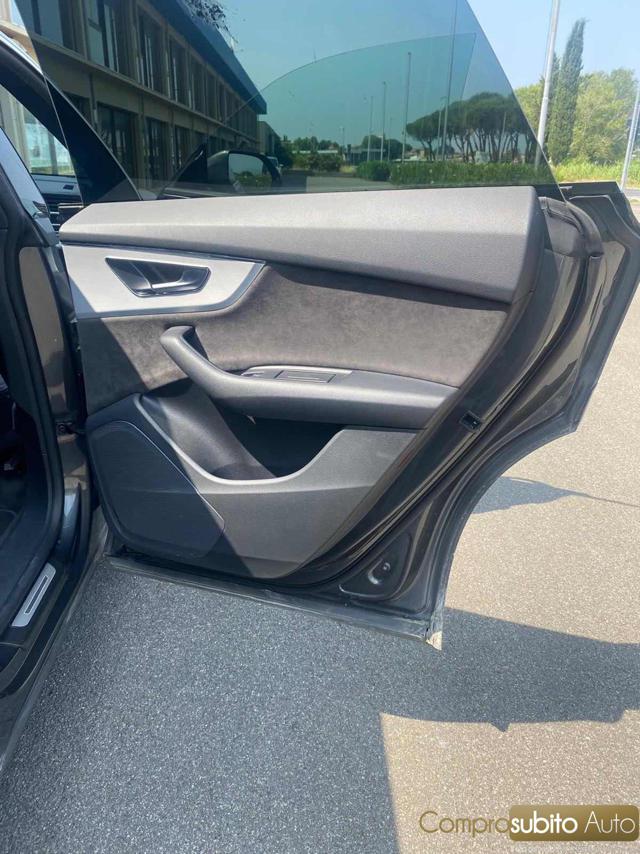 AUDI Q8 usata, con Specchietti laterali elettrici