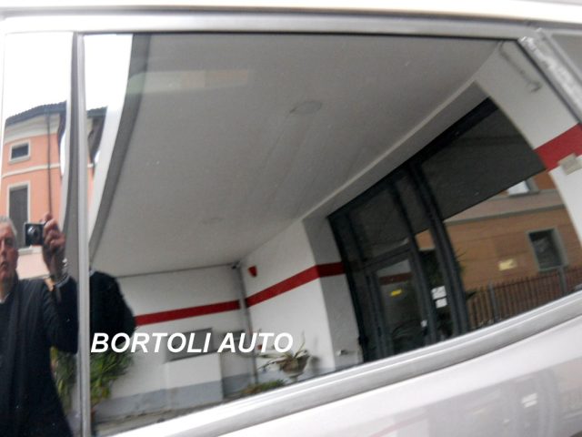 PEUGEOT 3008 usata, con Leve al volante