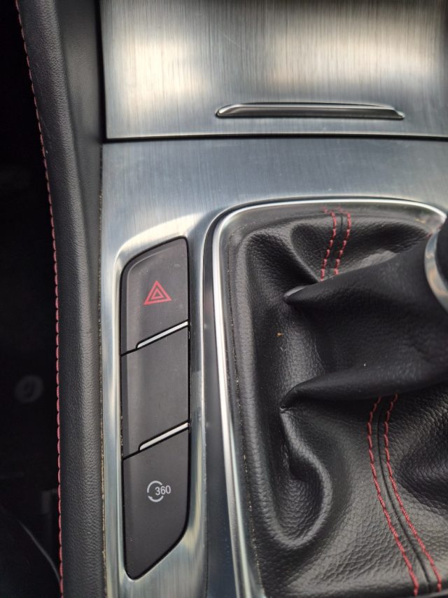 MG HS usata, con Touch screen