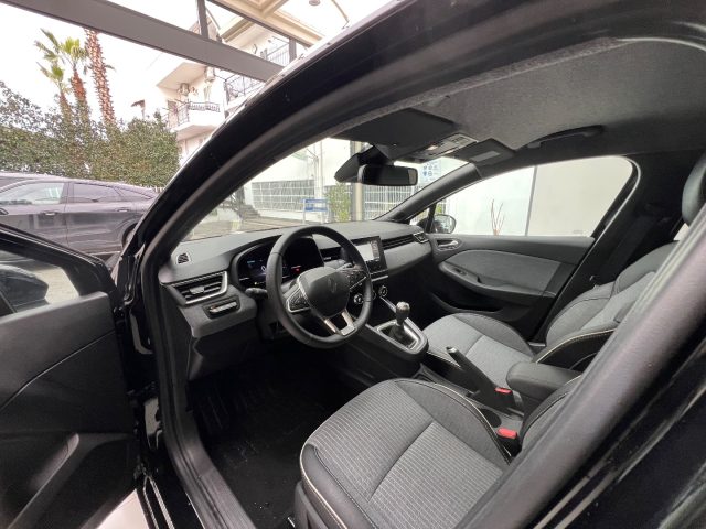 RENAULT Clio usata, con Autoradio digitale