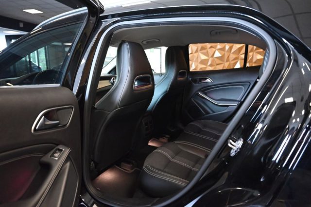 MERCEDES-BENZ GLA 180 usata 21