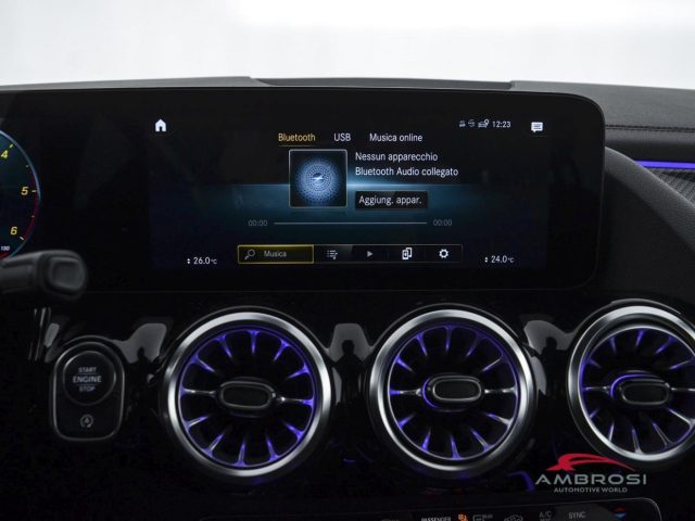 MERCEDES-BENZ GLA 200 usata 13