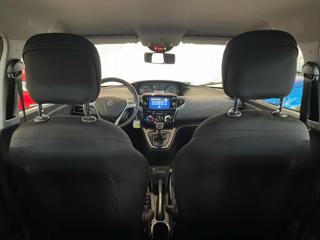LANCIA Ypsilon usata, con USB