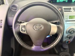 TOYOTA Yaris usata 6