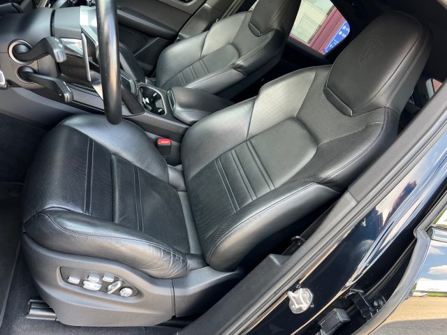 PORSCHE Cayenne usata, con Interni in pelle