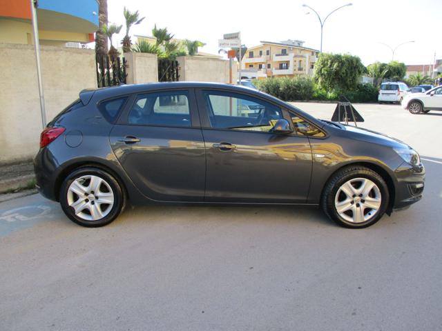 OPEL Astra usata, con Alzacristalli elettrici