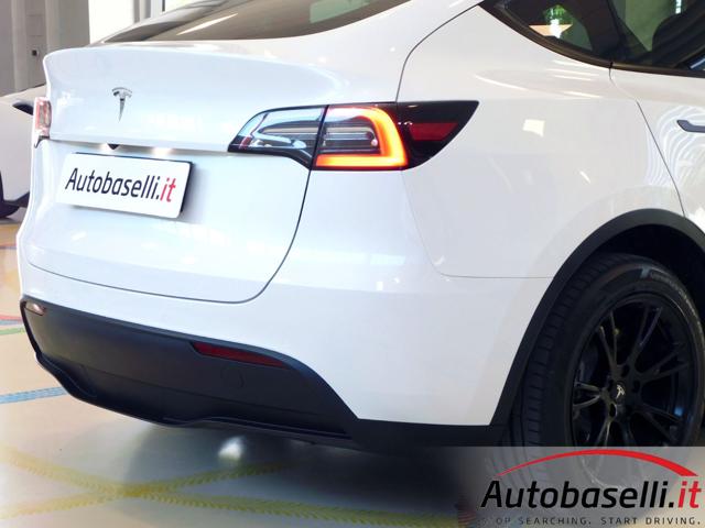 TESLA Model Y usata, con Specchietti laterali elettrici