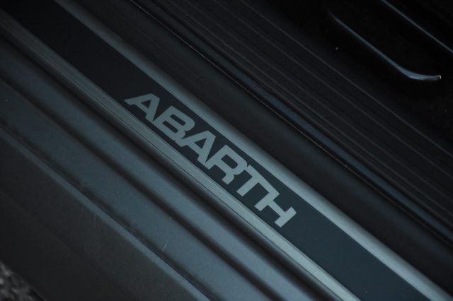 ABARTH 595 usata, con Park Distance Control