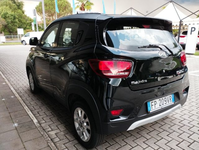 MAHINDRA KUV100 usata, con Autoradio