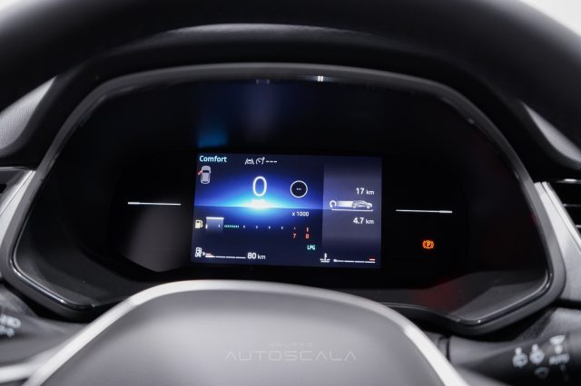 RENAULT Captur usata, con USB
