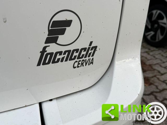 VOLKSWAGEN Caddy usata, con USB