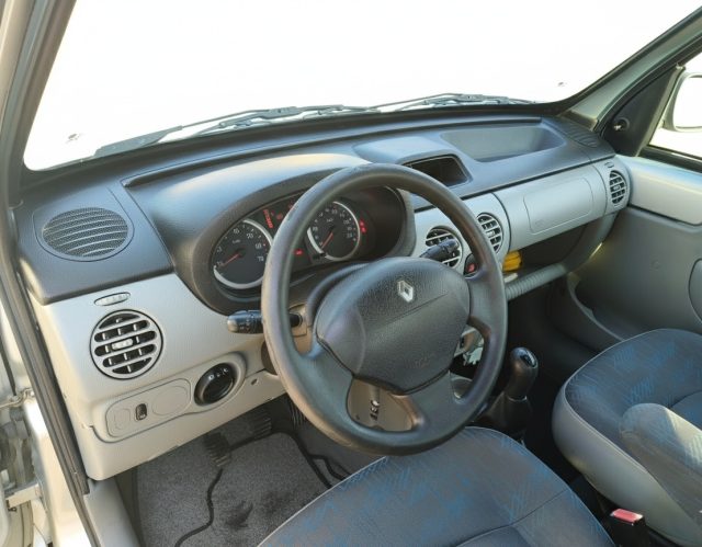 RENAULT Kangoo usata, con Chiusura centralizzata