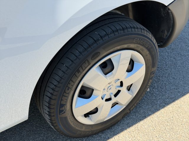RENAULT Kangoo usata 16