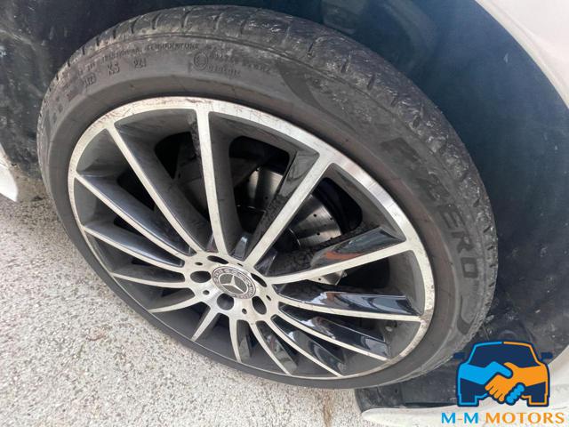 MERCEDES-BENZ E 220 usata, con Sensori di parcheggio posteriori