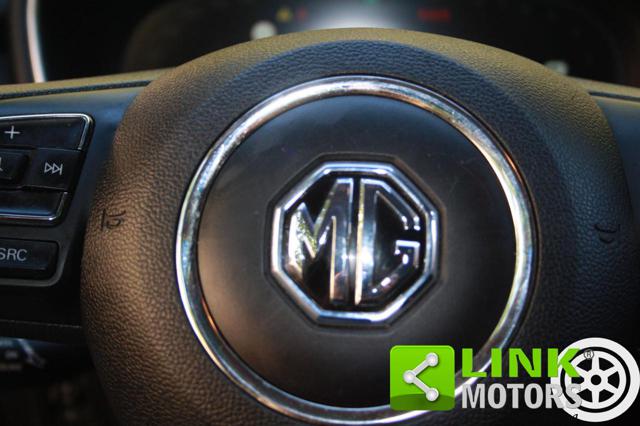 MG HS usata, con Specchietto retrovisore con funzione antiabbagliamento