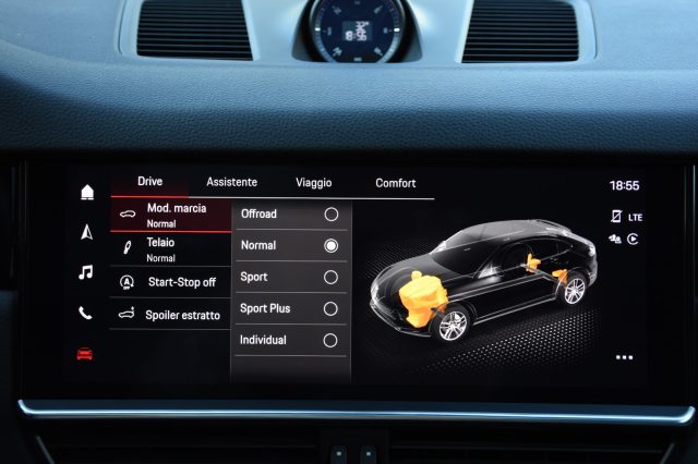 PORSCHE Cayenne usata, con Leve al volante