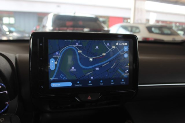 TOYOTA Yaris Cross usata, con Autoradio digitale
