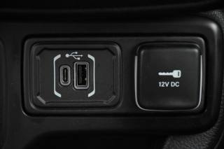 JEEP Renegade usata, con USB