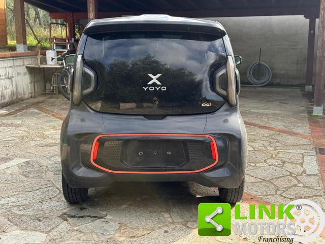 XEV Yoyo usata, con Specchietti laterali elettrici