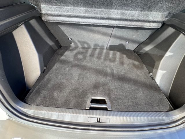 PEUGEOT 2008 usata, con Controllo automatico clima