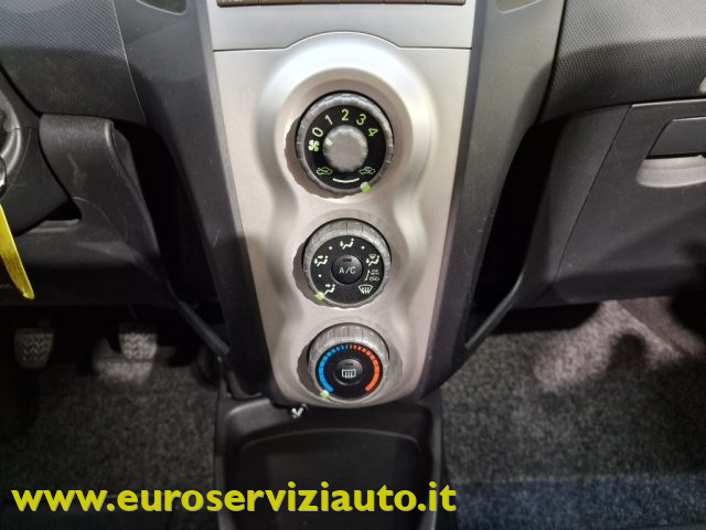 TOYOTA Yaris usata 18