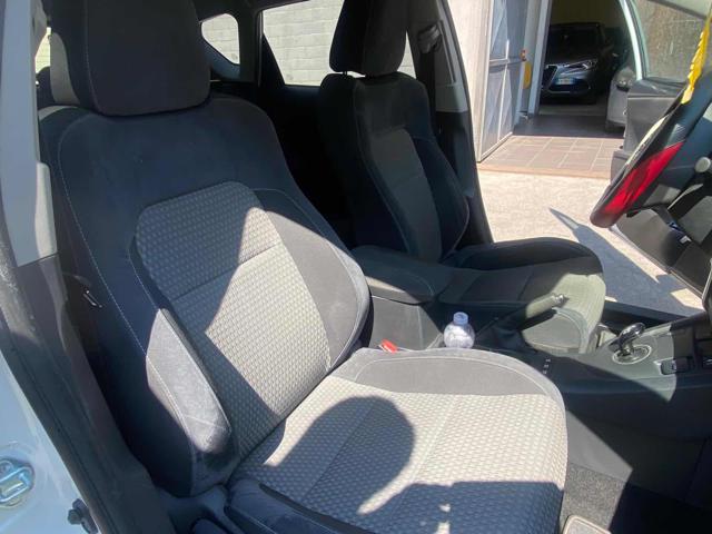 TOYOTA Auris usata 8