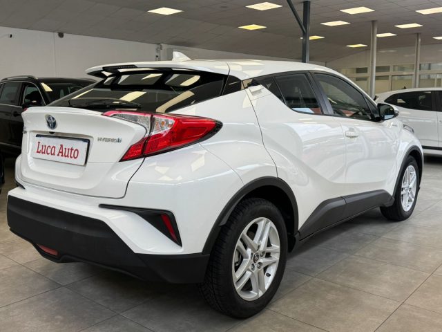 TOYOTA C-HR usata, con Autoradio