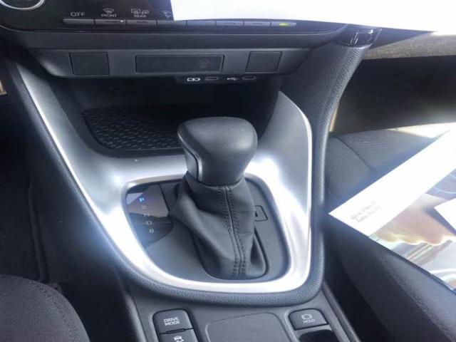 TOYOTA Yaris usata, con Autoradio
