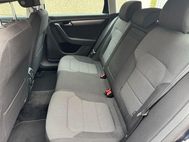 VOLKSWAGEN Passat usata, con Autoradio