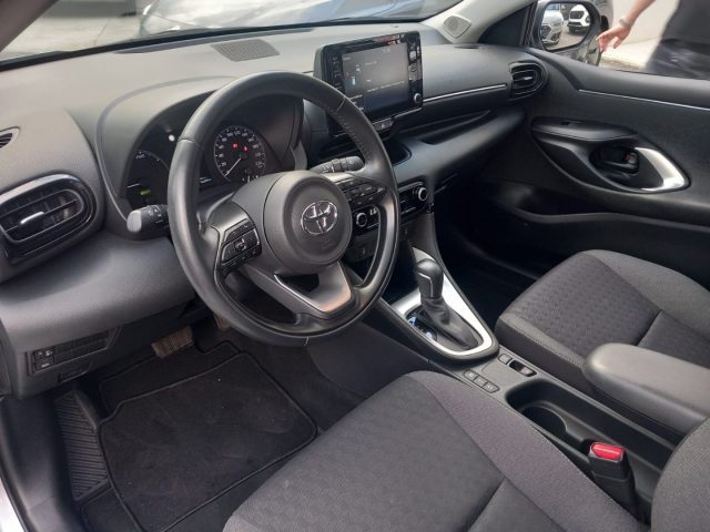 TOYOTA Yaris usata, con Bracciolo