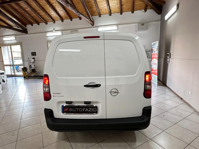 OPEL Combo usata, con Controllo automatico clima