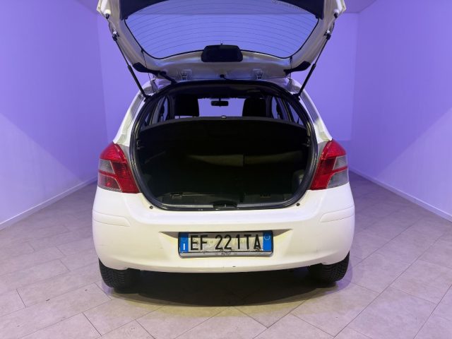 TOYOTA Yaris usata 9