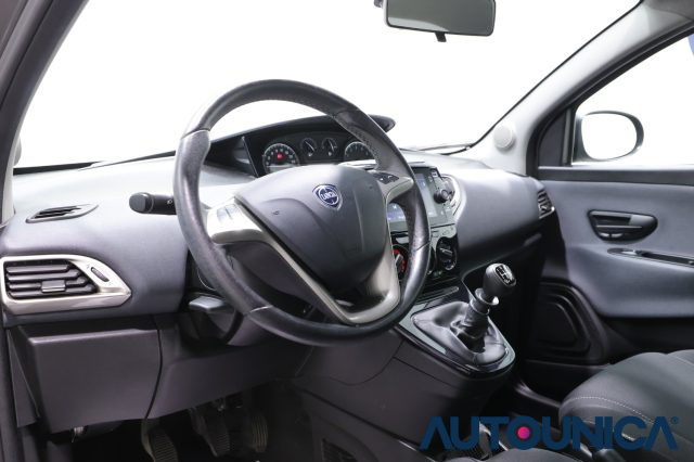 LANCIA Ypsilon usata, con Autoradio