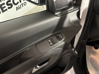 OPEL Combo usata, con Bluetooth