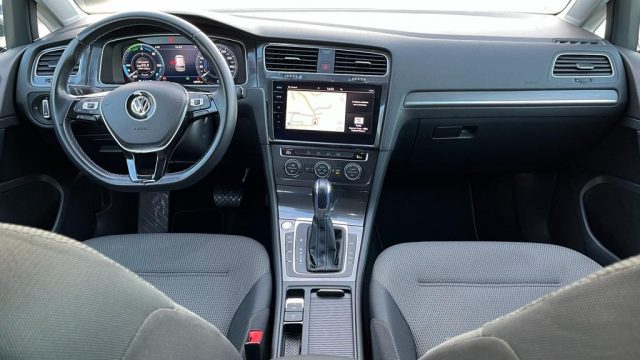 VOLKSWAGEN e-Golf usata, con Sedile posteriore sdoppiato