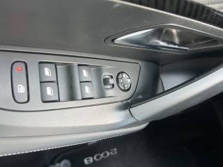 PEUGEOT 2008 usata, con USB