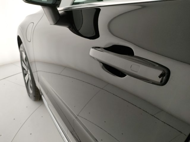 VOLVO XC60 usata, con Fari LED