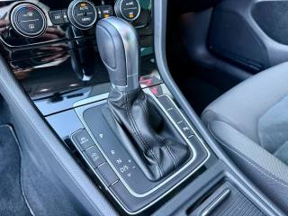 VOLKSWAGEN Golf usata, con Gancio traino