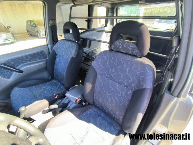 NISSAN Terrano II usata 9