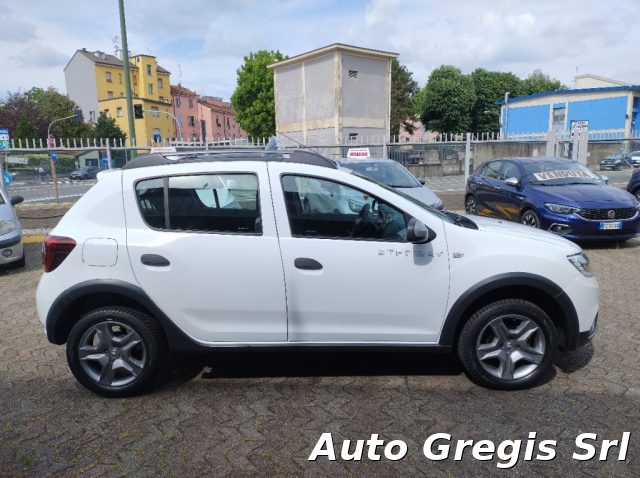 DACIA Sandero usata, con Autoradio