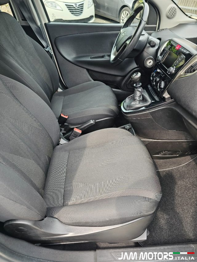 LANCIA Ypsilon usata, con ESP