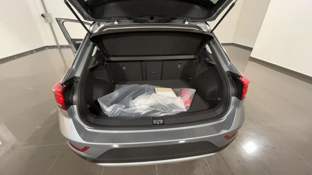 VOLKSWAGEN T-Roc usata, con USB