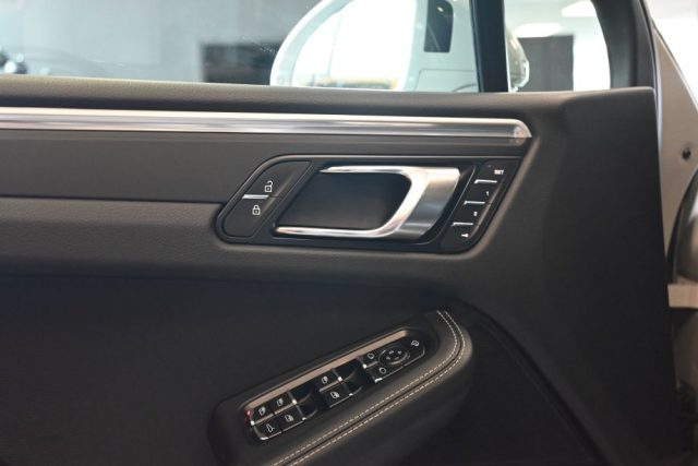 PORSCHE Macan usata 42