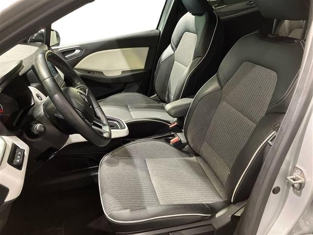 RENAULT Clio usata, con Sistema di navigazione