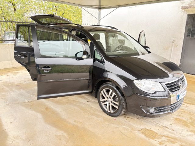 VOLKSWAGEN Touran usata, con Cerchi in lega