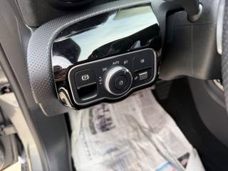 MERCEDES-BENZ A 180 usata, con Autoradio digitale